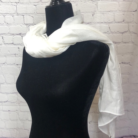 Calvin Klein white scarf - Picture 3 of 6